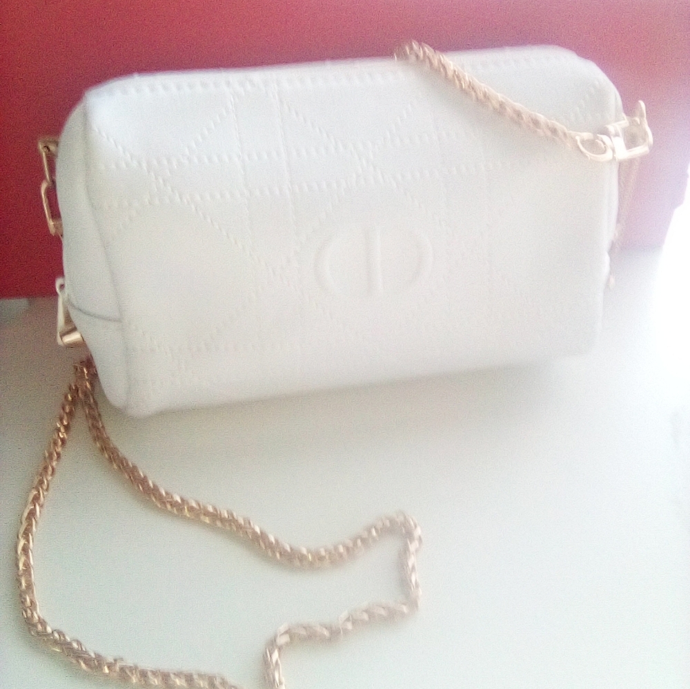 Christian Dior White Quilted Crossbody Gold Chain Star Charm GWP - Picture 4 of 16